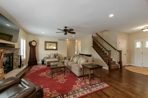 840 E Shakespeare Dr, Valparaiso, IN 46383 photo 9