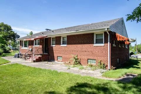 2073 Mckinley St, Gary, IN 46404 photo 4