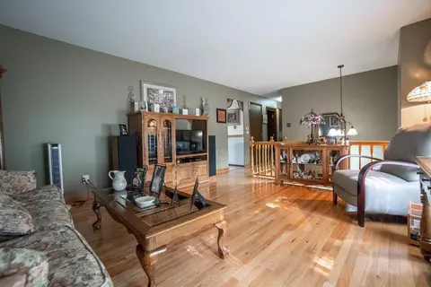 40 Jodi Ct, Dyer, IN 46311 photo 2