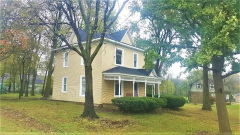 402 E Beaver St, Morocco, IN 47963 photo 3