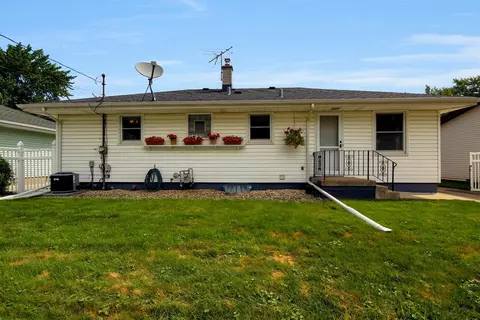 222 Timrick Dr, Munster, IN 46321 photo 3