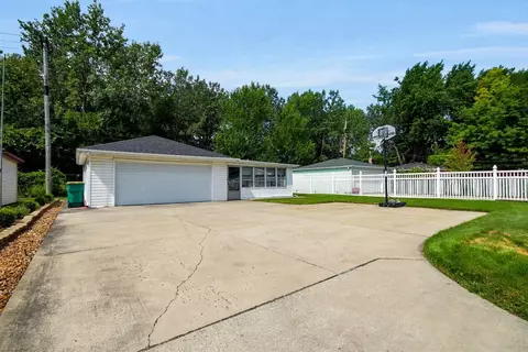 222 Timrick Dr, Munster, IN 46321 photo 4