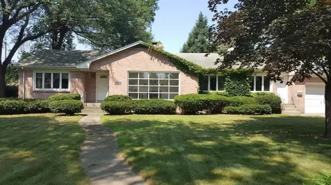 152 W Oak Pl, Griffith, IN 46319 photo 1