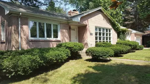 152 W Oak Pl, Griffith, IN 46319 photo 2