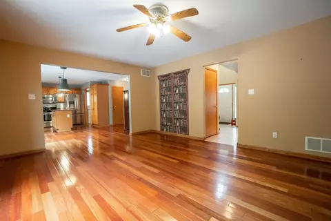 1260 Creekside Dr, Crown Point, IN 46307 photo 8