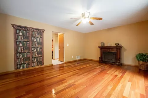 1260 Creekside Dr, Crown Point, IN 46307 photo 7