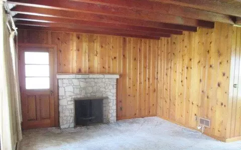 214 N Griffith Blvd, Griffith, IN 46319 photo 2