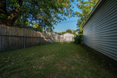 143 N Ernest St, Griffith, IN 46319 photo 6