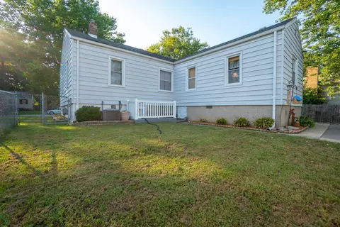 143 N Ernest St, Griffith, IN 46319 photo 4