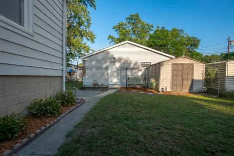 143 N Ernest St, Griffith, IN 46319 photo 2
