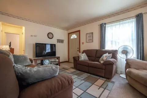 143 N Ernest St, Griffith, IN 46319 photo 8