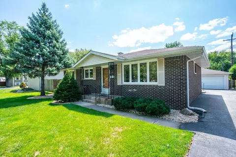 131 Minter Dr, Griffith, IN 46319 photo 2