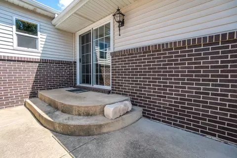 131 Minter Dr, Griffith, IN 46319 photo 3