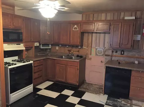 514 S Wayne St, Gary, IN 46403 photo 5