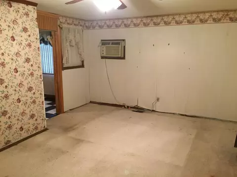 514 S Wayne St, Gary, IN 46403 photo 8