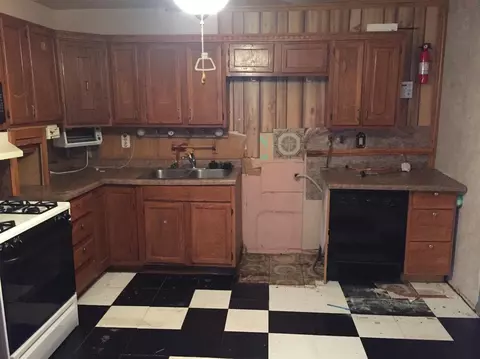 514 S Wayne St, Gary, IN 46403 photo 6