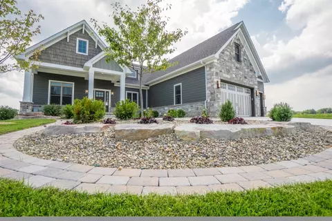 9848 Tall Grass Trl, Saint John, IN 46373 photo 1