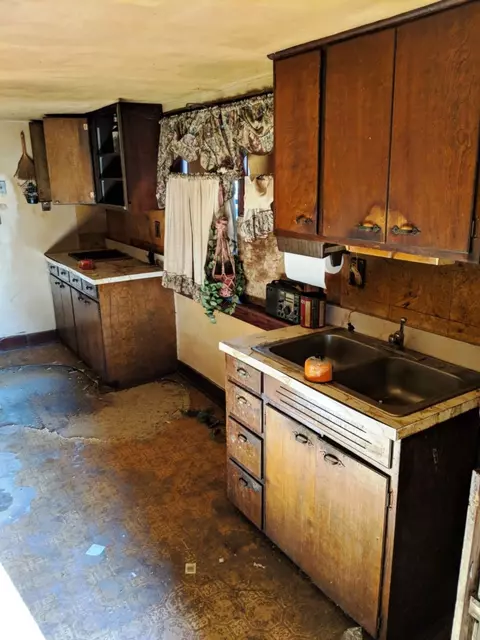 2440 Schrage Ave, Whiting, IN 46394 photo 10
