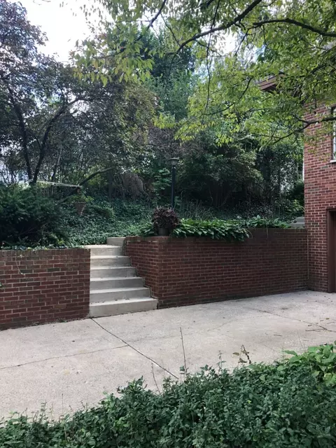 8535 Pine Ave, Gary, IN 46403 photo 3