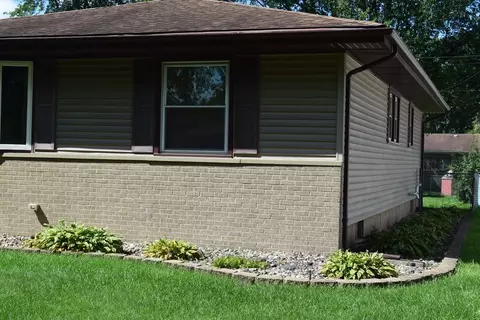 1036 N Dwiggins St, Griffith, IN 46319 photo 3