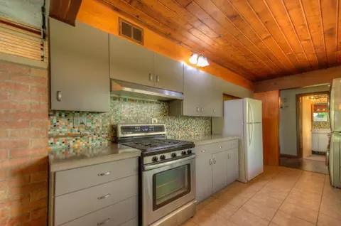 8221 Parkview Ave, Munster, IN 46321 photo 9