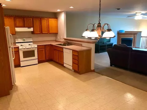 927 Cedar Dr, Crown Point, IN 46307 photo 3