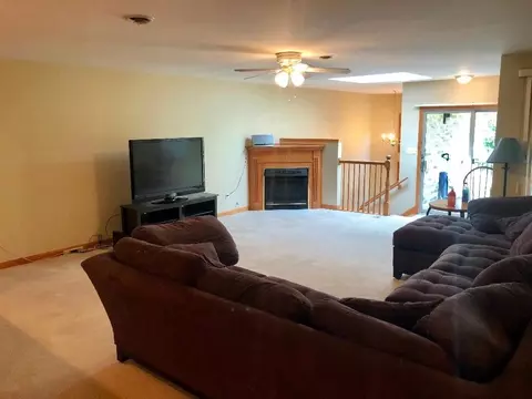 927 Cedar Dr, Crown Point, IN 46307 photo 2