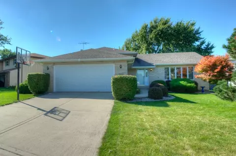 2344 Boulder Rd, Dyer, IN 46311 photo 1