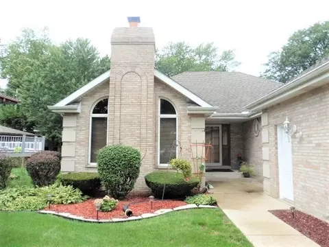 8210 Beech Ave, Munster, IN 46321 photo 2