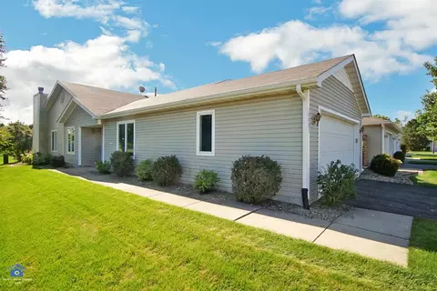 10003 Hunters Run, Saint John, IN 46373 photo 1