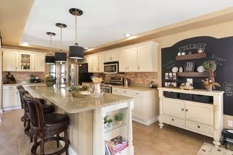 10581 Knickerbocker Ct, Saint John, IN 46373 photo 9