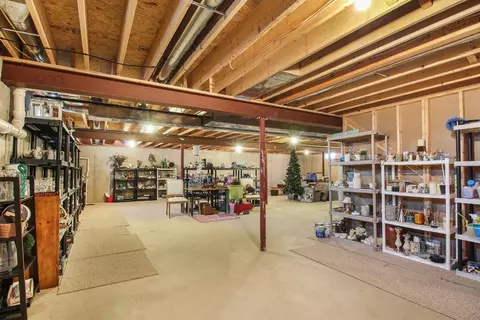 10581 Knickerbocker Ct, Saint John, IN 46373 photo 29