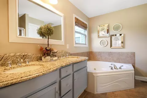 10581 Knickerbocker Ct, Saint John, IN 46373 photo 21