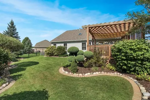 10581 Knickerbocker Ct, Saint John, IN 46373 photo 3