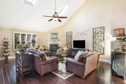 10581 Knickerbocker Ct, Saint John, IN 46373 photo 15