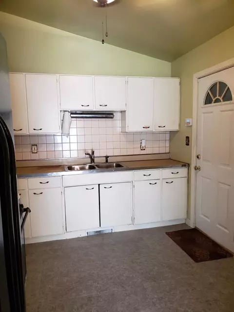7910 Juniper Ave, Gary, IN 46403 photo 16