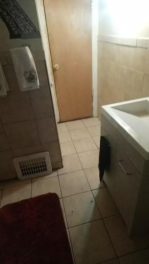 846 Tyler St, Gary, IN 46402 photo 4