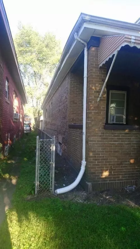 1061 Tyler St, Gary, IN 46402 photo 3