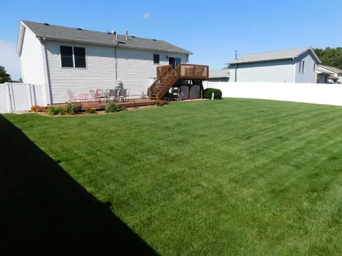 732 Admiral Dr, Porter, IN 46304 photo 2