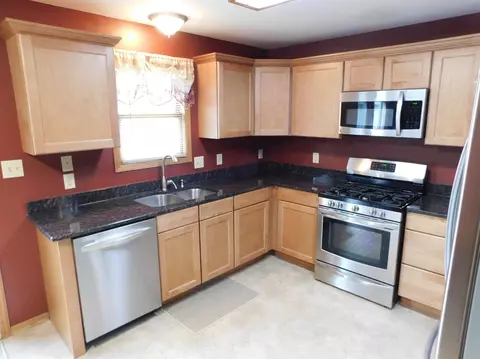732 Admiral Dr, Porter, IN 46304 photo 5