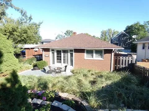 8532 Pine Ave, Gary, IN 46403 photo 2