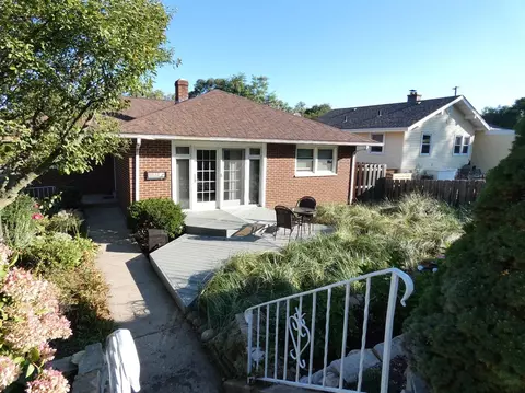8532 Pine Ave, Gary, IN 46403 photo 1