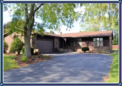 9406 Larch Dr, Munster, IN 46321 photo 1
