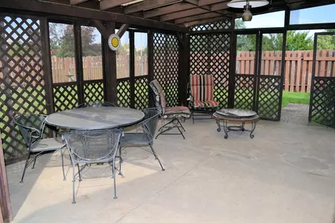 9406 Larch Dr, Munster, IN 46321 photo 15