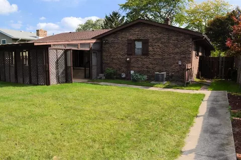 9406 Larch Dr, Munster, IN 46321 photo 17