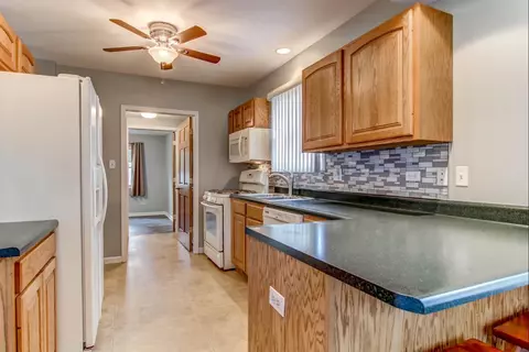 9036 Bunker Hill Dr, Munster, IN 46321 photo 7