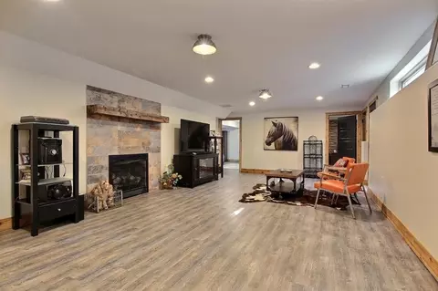 8147 Old Oak Dr, De Motte, IN 46310 photo 33