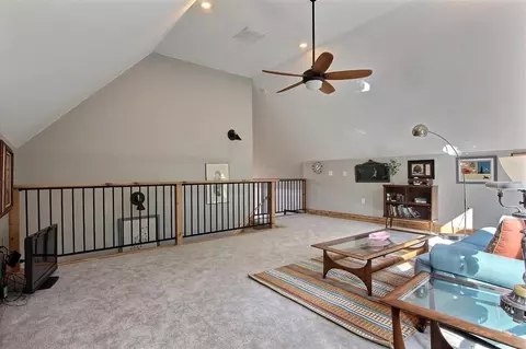 8147 Old Oak Dr, De Motte, IN 46310 photo 27