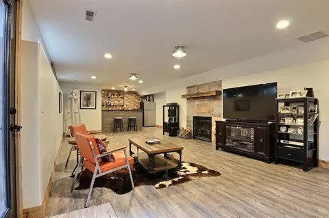 8147 Old Oak Dr, De Motte, IN 46310 photo 31