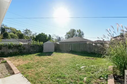 7907 Walnut Ave, Hammond, IN 46324 photo 9